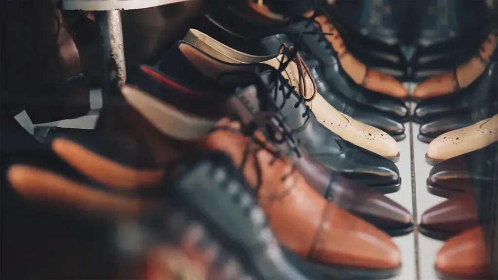 Buty skórzane latem kontra buty skórzane zimą
